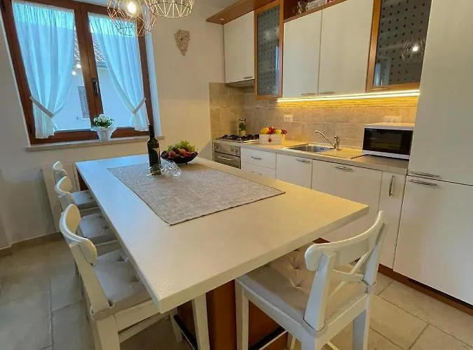 아파트 Stenice 파진