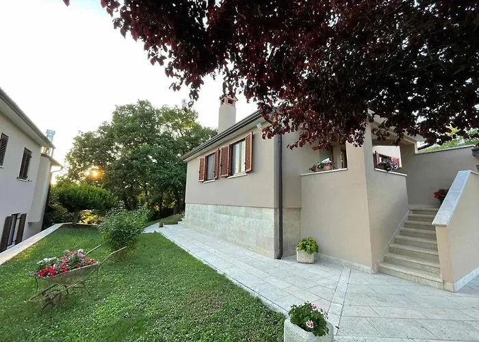 Stenice 아파트 파진